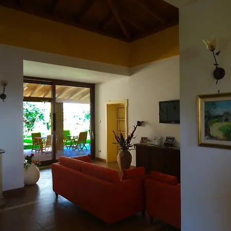 Biancolivo In Salento