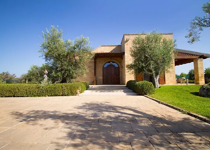 Biancolivo In Salento Bed & Breakfast